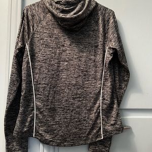 Under armor, ladies warm up size medium